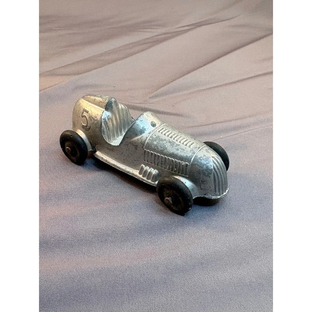 Vintage Tootsietoy Diecast Race Car Number 5 Silver Speedster Made in USA E-25